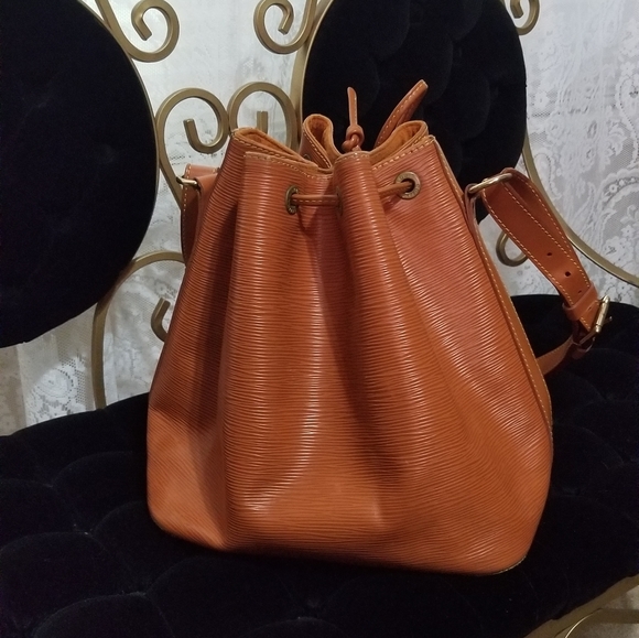 Louis Vuitton epi petit noe - Picture 5 of 16